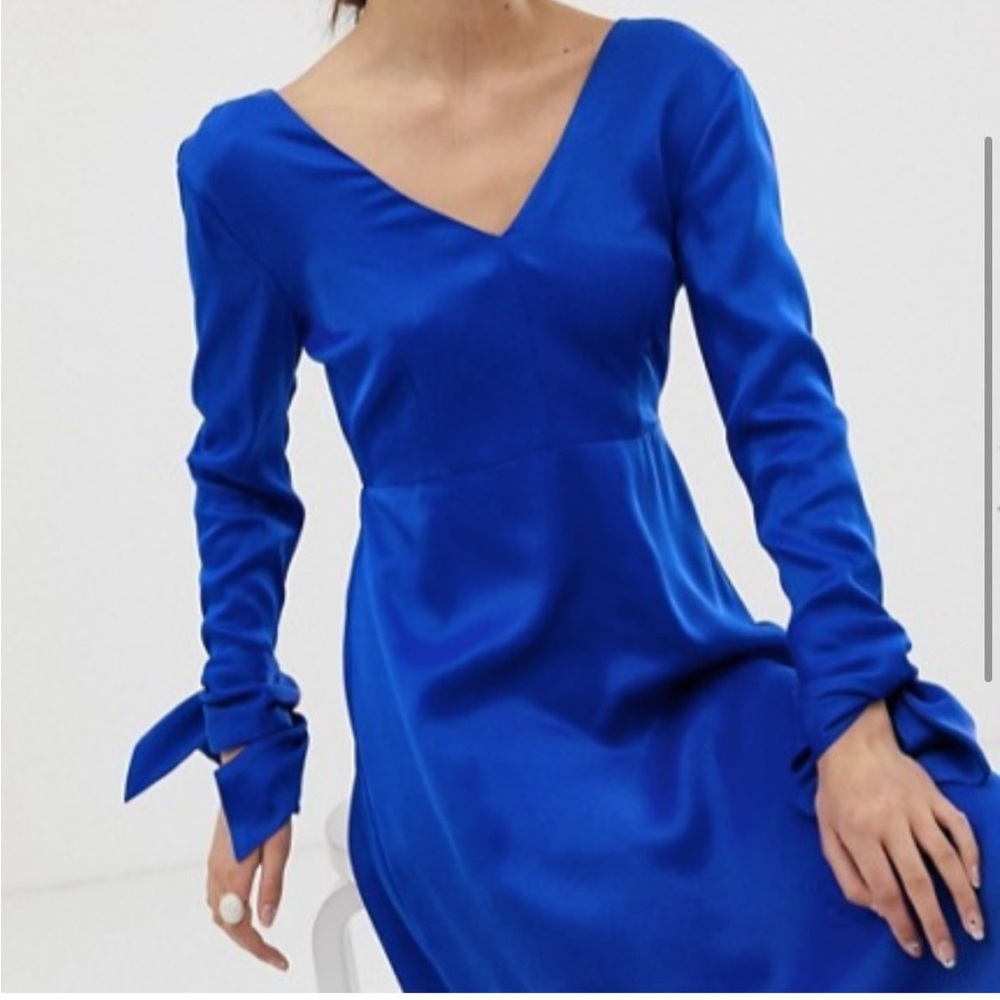 NWT ASOS Rare white line royal blue satin midi long sleeve tie cuff v neck dress